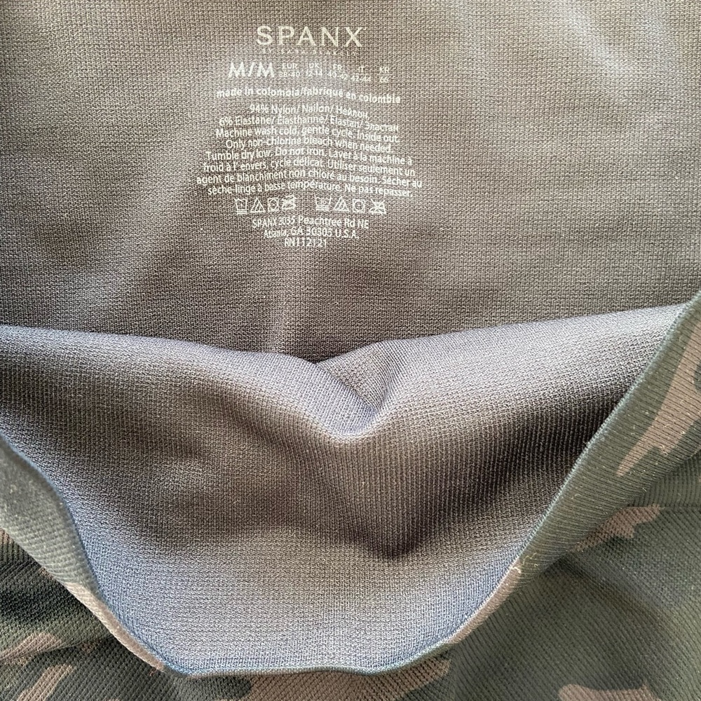 Spanx Look At Me Now Seemless Leggings
